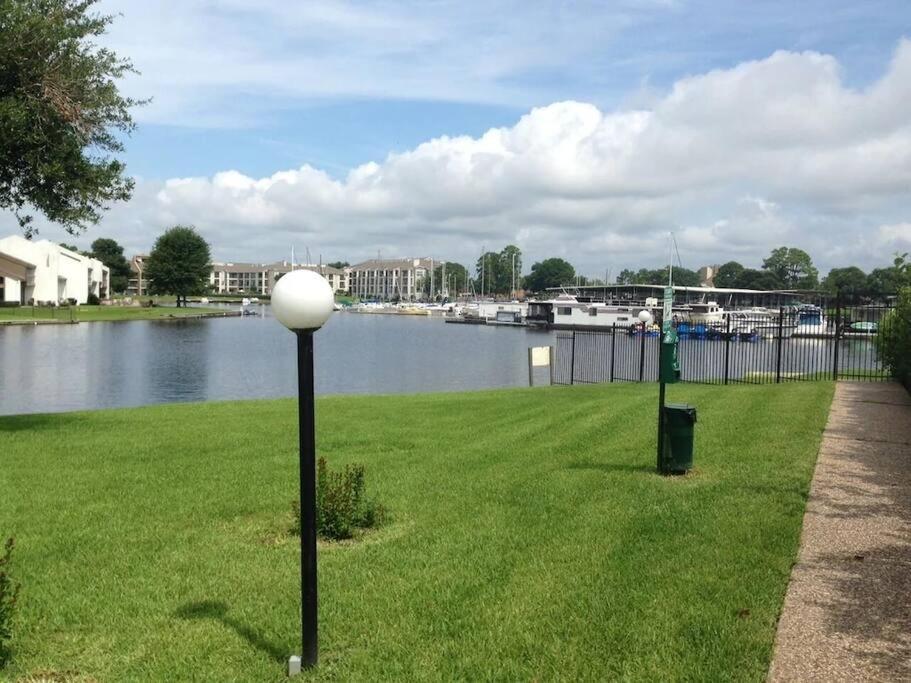 Apartment Lakeside Daze! *